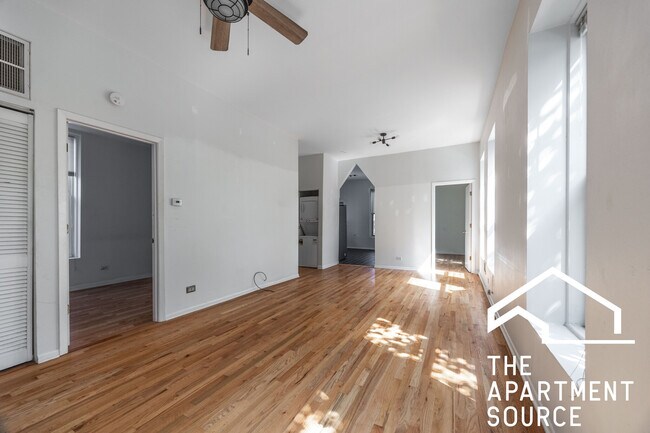 2736 W Chicago Ave Unit 1R