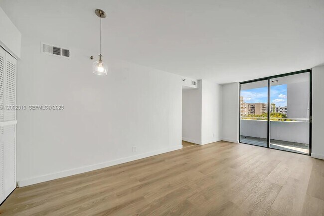 Photo - 501 SW 1st St Unit 502