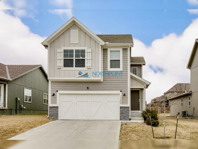 Photo - Spacious 4 beds 2.5 baths in Lees Summit