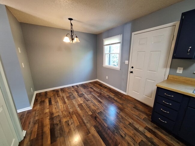 Photo - 323 Emerald Dr