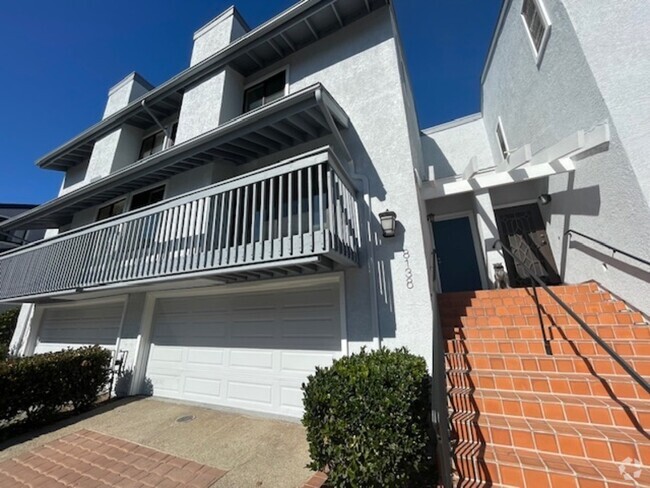 Building Photo - 8138 Caminito Sonoma Rental