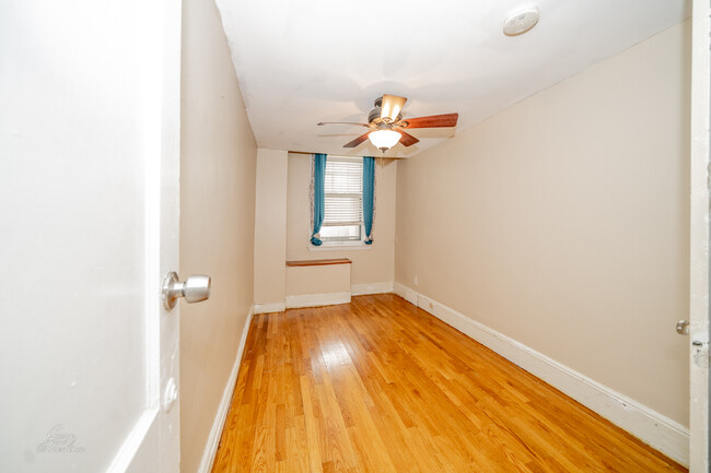 Photo - 32 Sidlaw Rd Unit 3