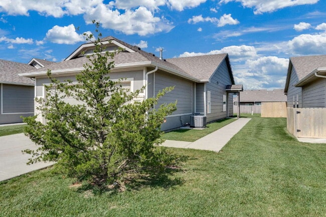 Photo - "Charming 3-Bedroom Duplex Retreat with 2 Full Baths in Wichita – 1190 Sq Ft of Comfort!"