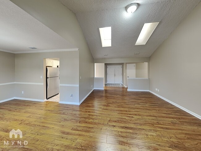Photo - 3315 Blackfoot Trail S