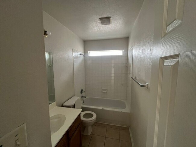 3408 Barcelona Dr Unit C