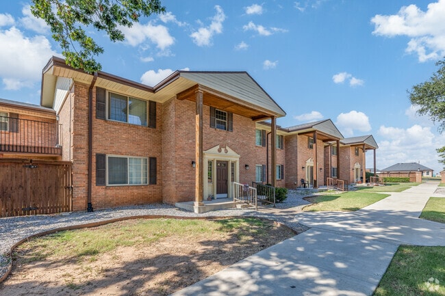 Building Photo - Villa Gardens Apartments