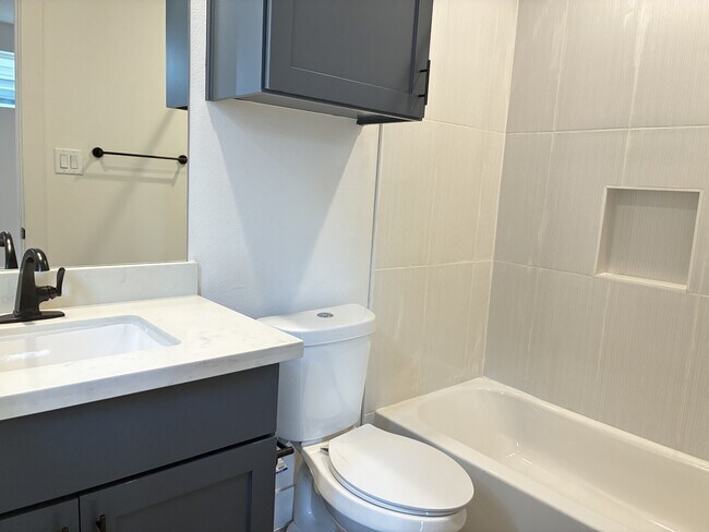 Photo - 1535 W 24th St Unidad B