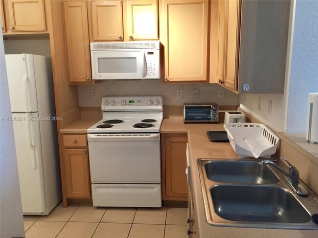 Photo - 6001 SW 70th St Unit 503