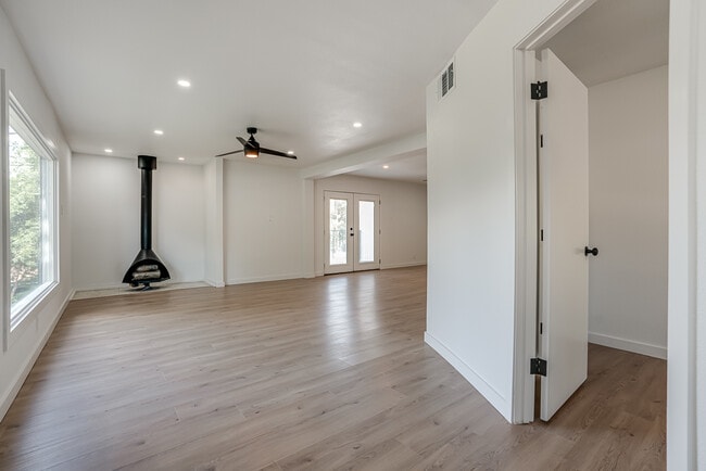 Entrada interior - 568 W Quill Dr