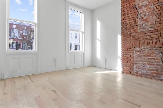 Photo - 680 Hart St Unit 1