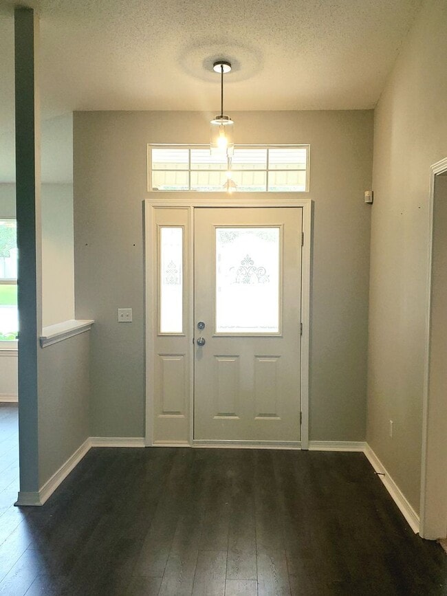 Photo - Well cared for 3 Bedroom, 2 Bath Home in C...