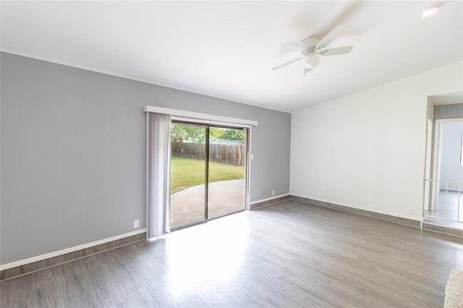 Photo - 906 Red Cliff Dr