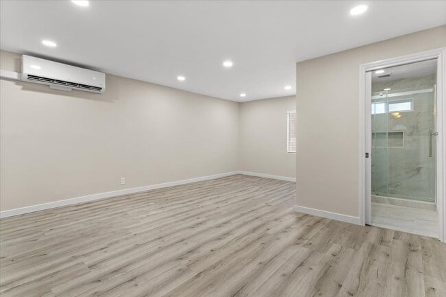 3652 Fredonia Dr Unidad B
