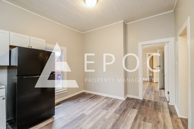 Photo - 836 E Devonshire St