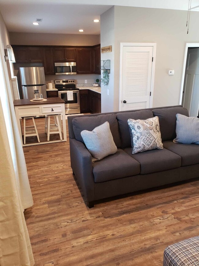 Photo - Falcon Crest Apartments