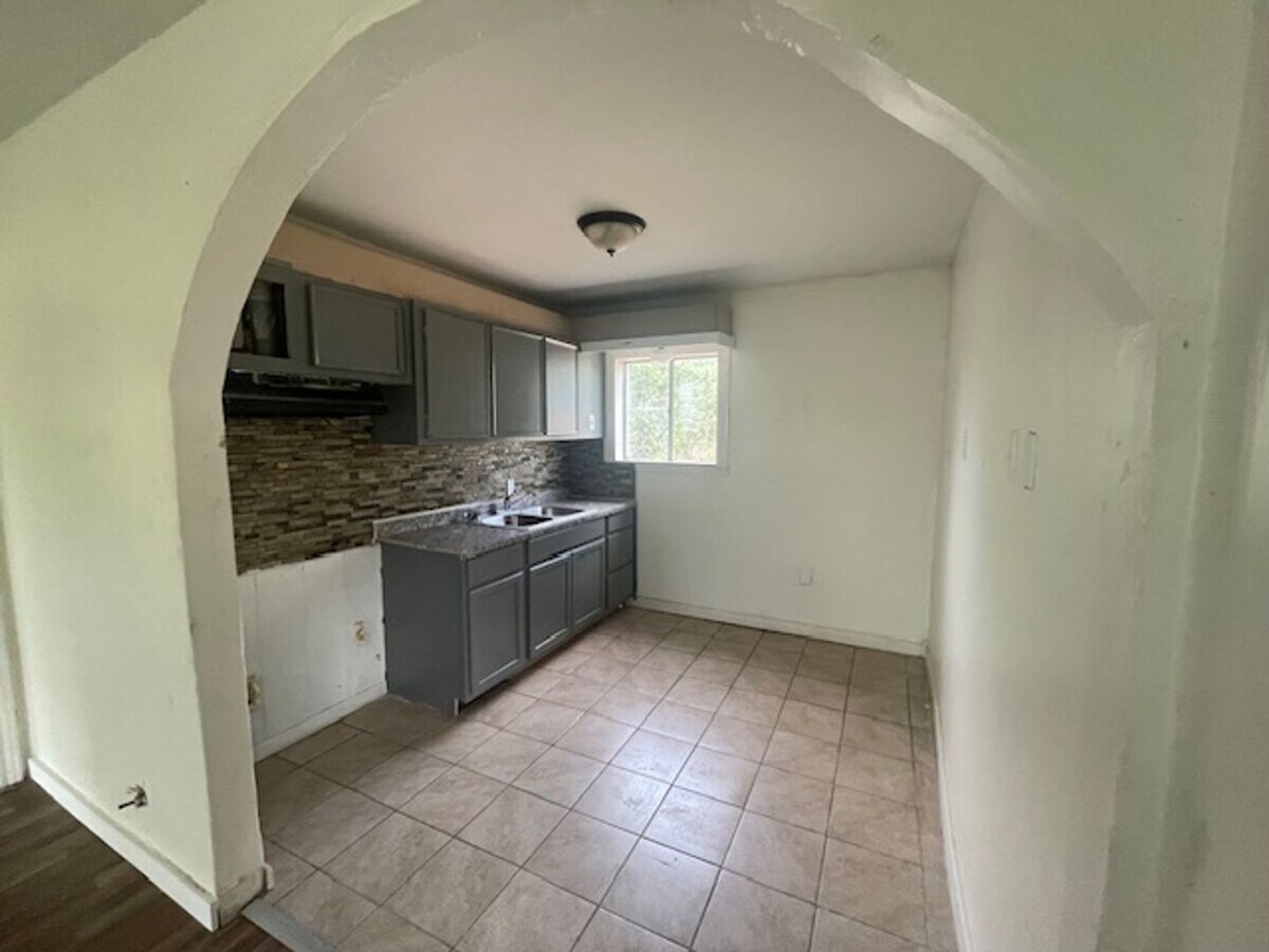 3-Bedroom Home in Central City - 3-Bedroom Home in Central City