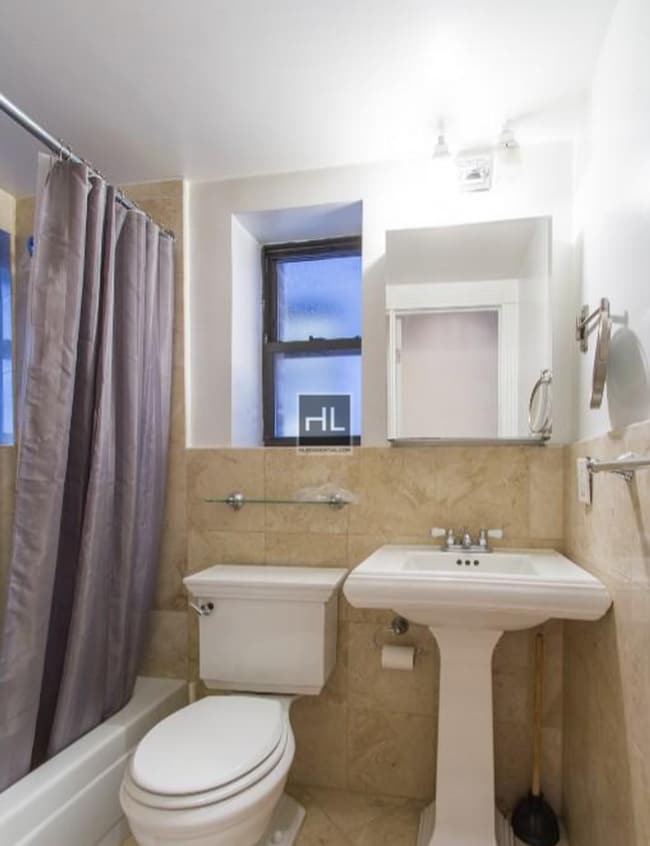 Photo - Mott Street Unidad 9