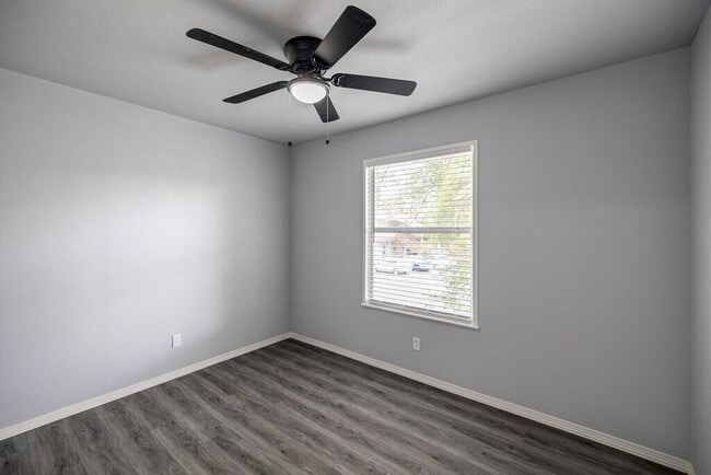 Photo - 1701 N Lewis Ave Unit 23