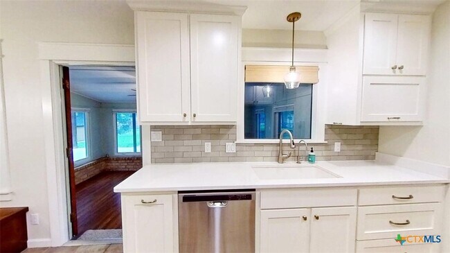 Photo - 805 Timber Dr