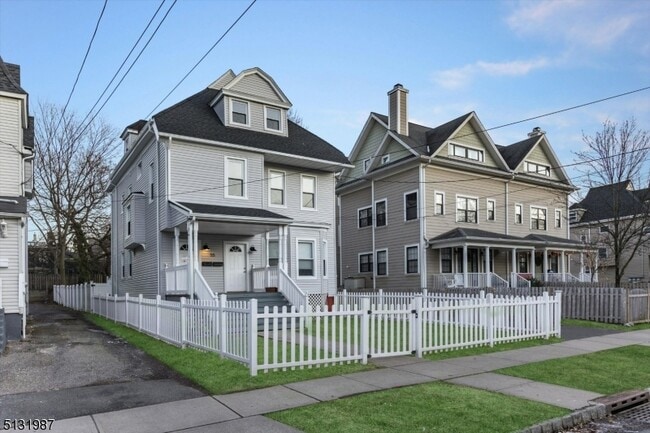 Building Photo - 55 Greenwood Ave Unit 1