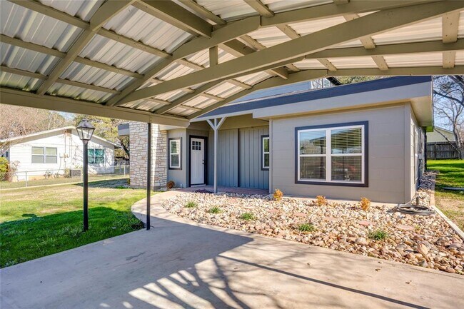 Photo - 809 N West St