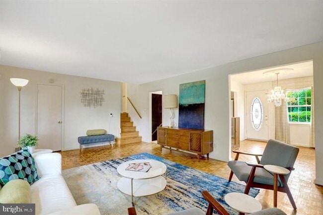 Photo - 4902 Ravensworth Rd