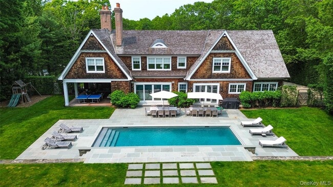 Building Photo - 14 West Hills Ct