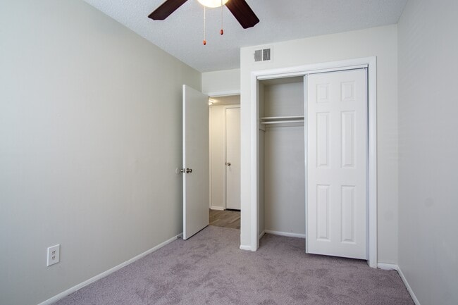 Photo - Crossroads Apartments