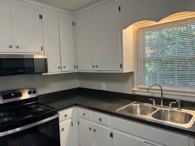 Photo - 2703 Byerly Dr N