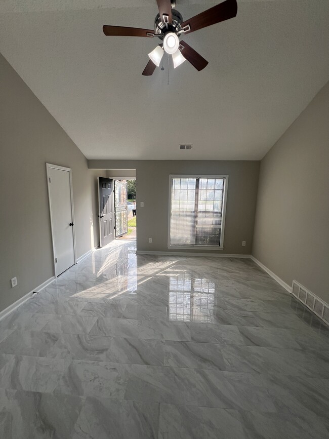 Photo - 6950 Hillshire Dr