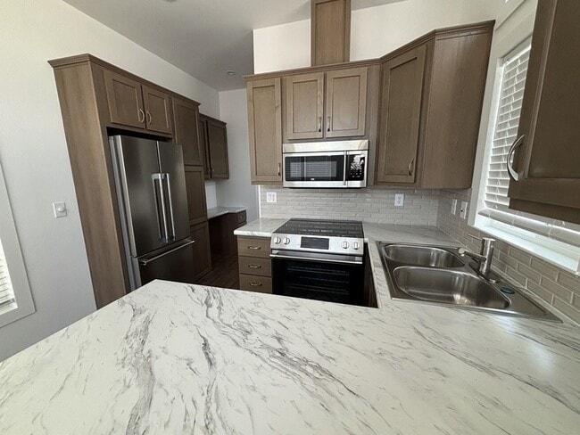 Photo - 303 N Lindsay Rd