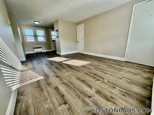 Photo - 108 Shawomet Ave Unit 3