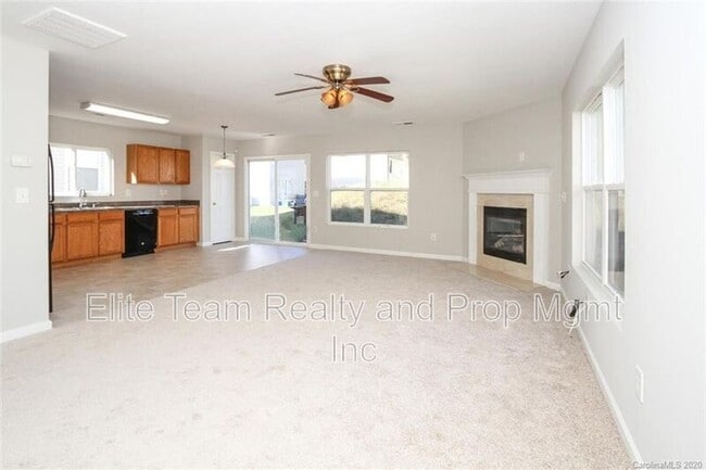 Photo - 10816 Carstairs St