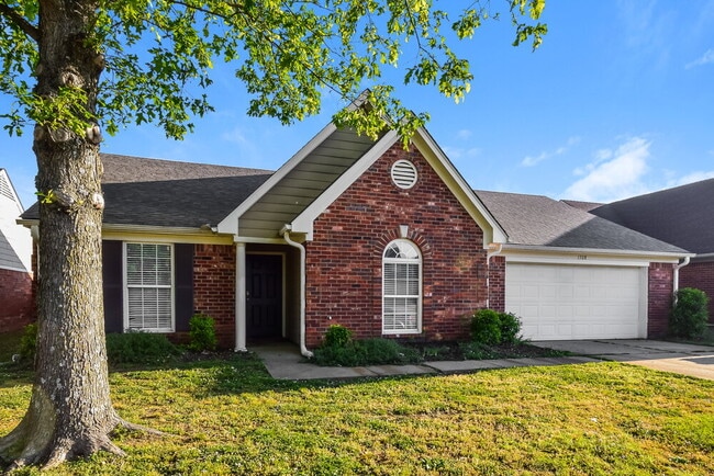Building Photo - 1708 Cherry Creek Dr