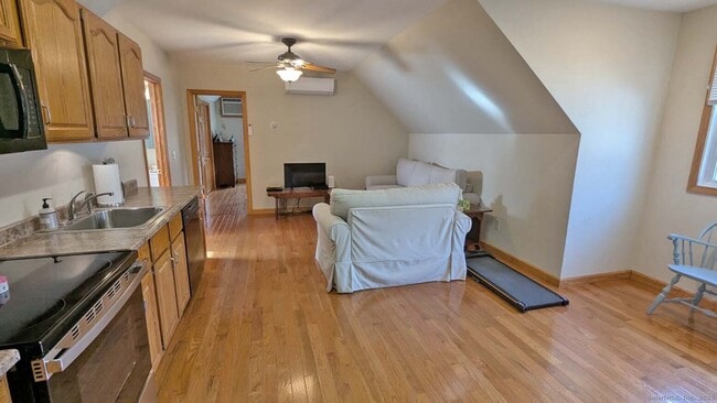 Photo - 34 Hog Hill Rd