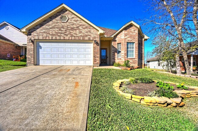 Photo - 108 Cove Cir