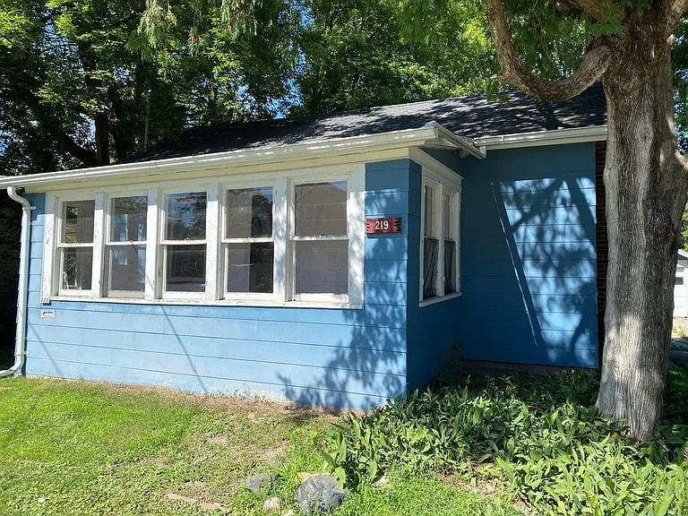 Photo - 219 N Rankin St