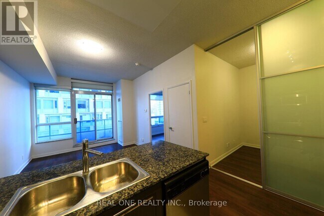 Photo - 500 Sherbourne St Unit 506