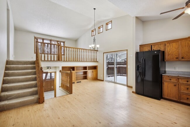 Photo - 908 Gramsey Pl