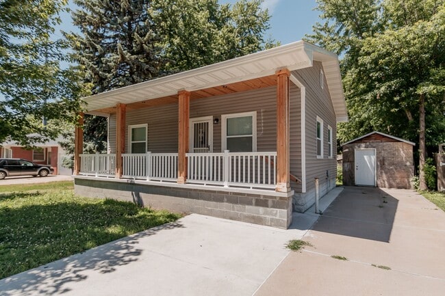 Photo - 5620 Adams St