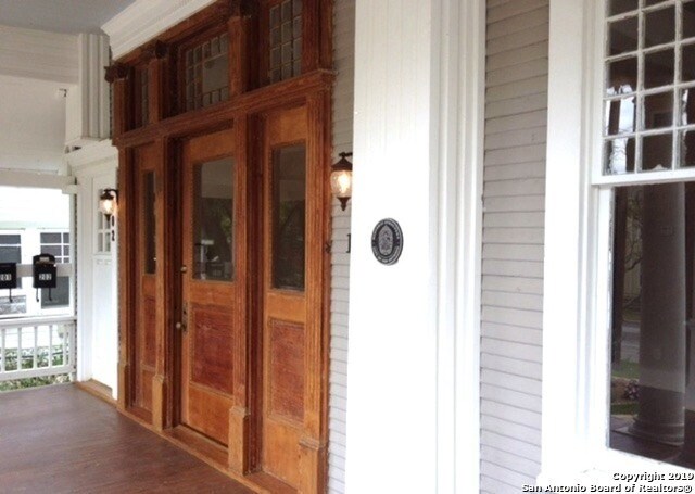 Photo - 429 W Mistletoe Ave