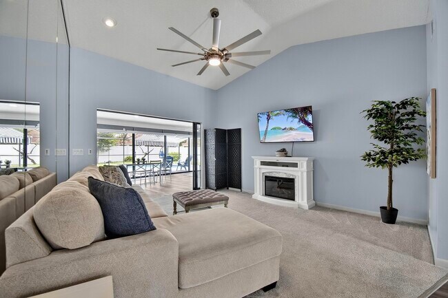 7 Folcroft Ln