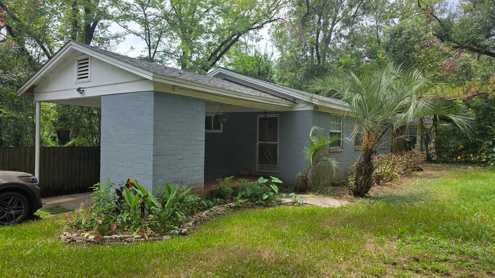 1701 Pepper Dr