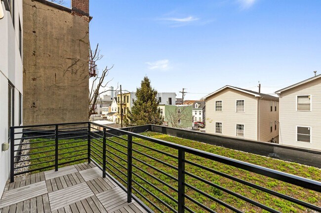 Photo - 391 Palisade Ave Unit 202