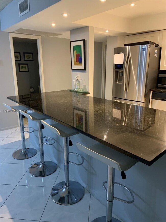 Photo - 501 Three Islands Boulevard Unidad 108