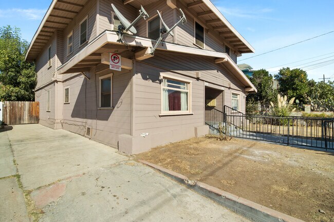 Photo - 1659 West 24th Street Unit 1/2 (upstairs)