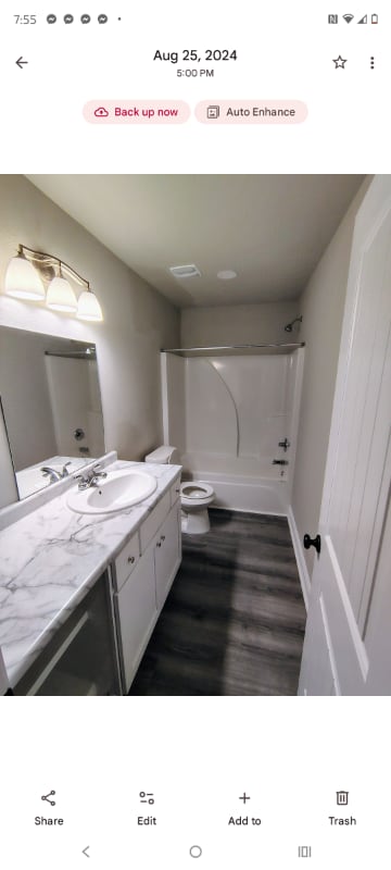 Photo - 18046 Richmond St