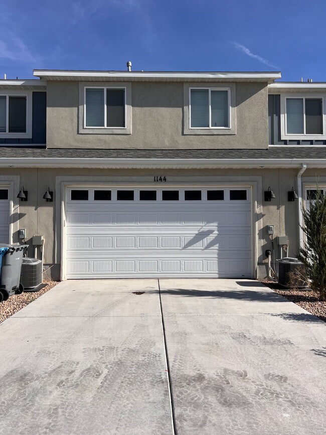 Photo - 1144 W Summit Ridge Pky Townhome