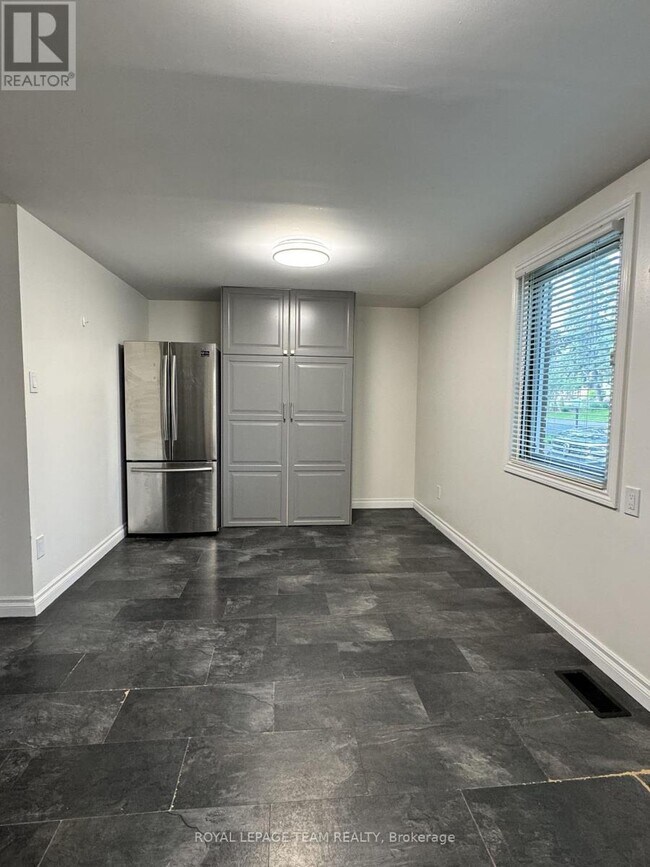 Photo - 145 Penfield Dr