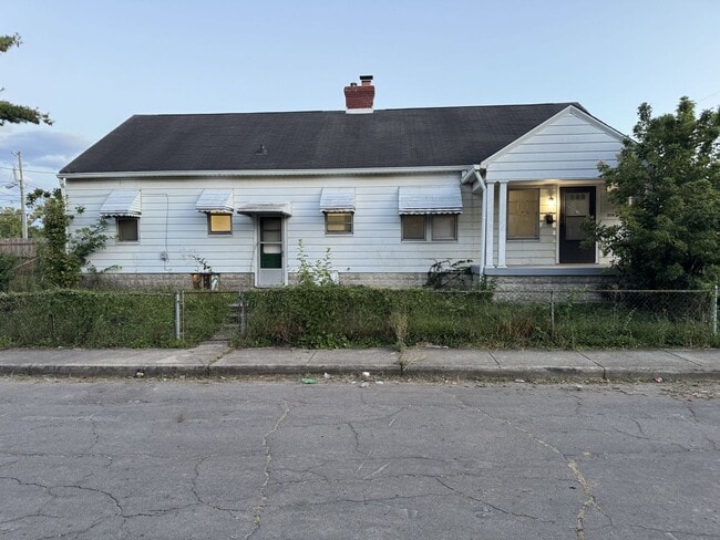 Building Photo - 1 bed 1 bath duplex Rental